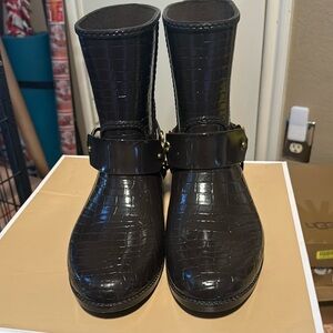 Michael Kors Crocodile Rainbootie in size 9